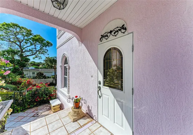 5th image of 282 Santa Maria St, Venice, FL 34285 | MLS# A4677246
