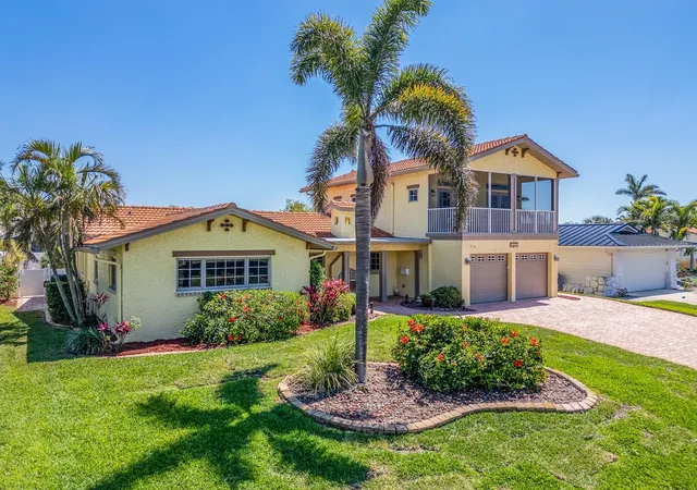 Photo 1 of Single Family Residence at 1140 81st Street S, Saint Petersburg, FL 33707 | MLS# TB8461856 | | Sold on 2026-10-30