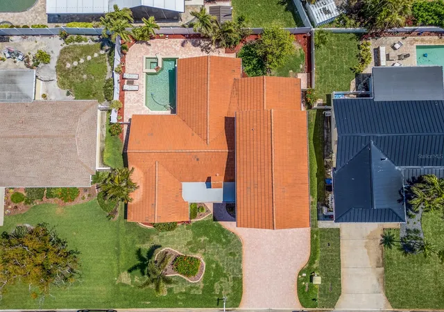 Photo 3 of Single Family Residence at 1140 81st Street S, Saint Petersburg, FL 33707 | MLS# TB8461856 | | Sold on 2026-10-30