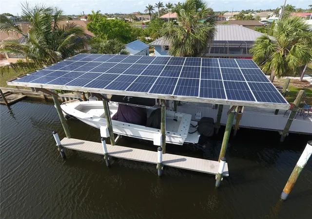 3rd image of 107 Sinclair St Se, Port Charlotte, FL 33952 | MLS# C7519800