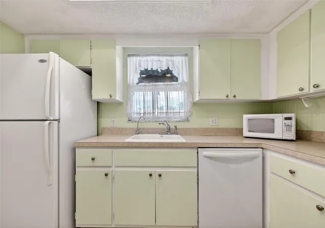 Photo 4 of Condo for sale at 1100 E Bay Dr #43, Largo, FL 33770 | MLS# O6371815 | Listing updated on 2026-10-10