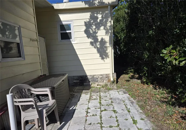 Photo 3 of Manufactured home for sale at 3450 N Citrus Cir #GE, Zellwood, FL 32798 | MLS# O6371935 | Listing updated on 2026-09-23