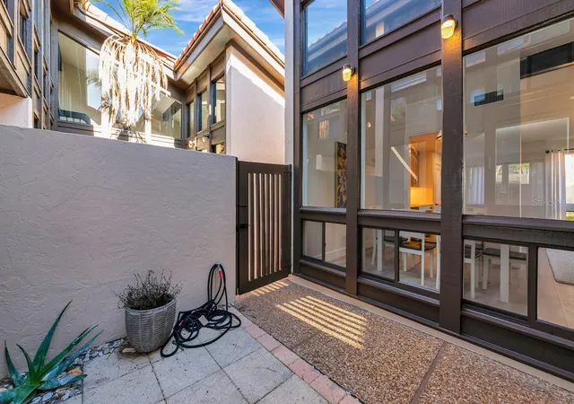 5th image of 800 S Blvd Of The Presidents #16, Sarasota, FL 34236 | MLS# A4677342