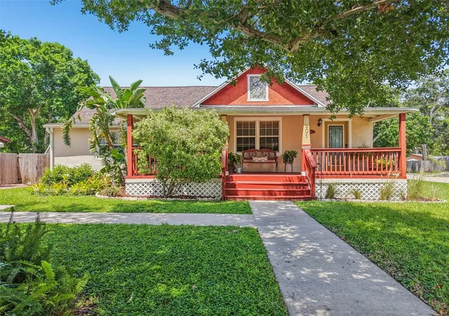 Photo 2 of Sale Pending at 501 32nd Avenue N, Saint Petersburg, FL 33704 | MLS# TB8462167 | Listing updated on 2026-08-01