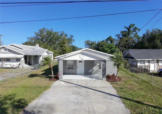 Photo 2 of Single family home for sale at 2408 E Magnolia St, Lakeland, FL 33801 | MLS# S5141300 | Listing updated on 2026-07-16