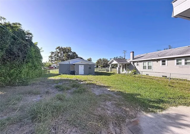 Photo 3 of Single family home for sale at 2408 E Magnolia St, Lakeland, FL 33801 | MLS# S5141300 | Listing updated on 2026-07-16