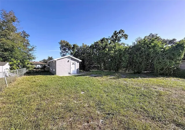 Photo 3 of Single family home for sale at 2408 E Magnolia St, Lakeland, FL 33801 | MLS# S5141300 | Listing updated on 2026-07-16