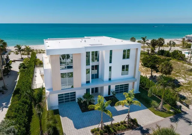 Single family home for sale at 6489 Gulfside Rd, LONGBOAT KEY, FL 34228 | MLS# A4677413