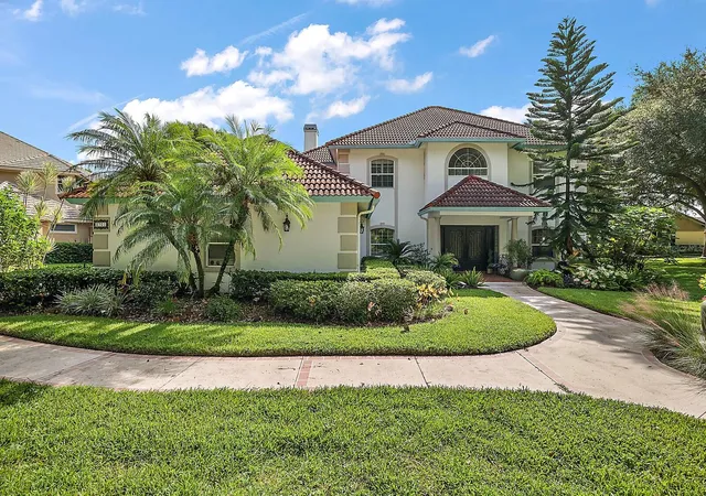 Photo 1 of Single family home for sale at 2701 Regal Point Pl, Eustis, FL 32726 | MLS# G5106364 | Listing updated on 2026-07-21