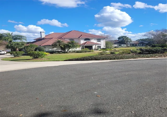 Photo 4 of Single family home for sale at 2701 Regal Point Pl, Eustis, FL 32726 | MLS# G5106364 | Listing updated on 2026-07-21