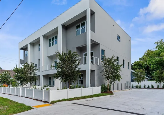 2nd image of 102 W Adalee St #3, Tampa, FL 33603 | MLS# TB8462420
