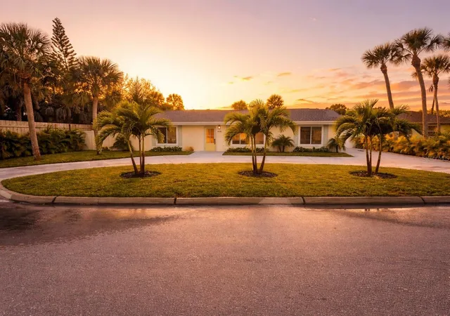 Photo 2 of Single family home for sale at 4646 Gleason Ave, Sarasota, FL 34242 | MLS# A4677470 | Listing updated on 2026-09-02