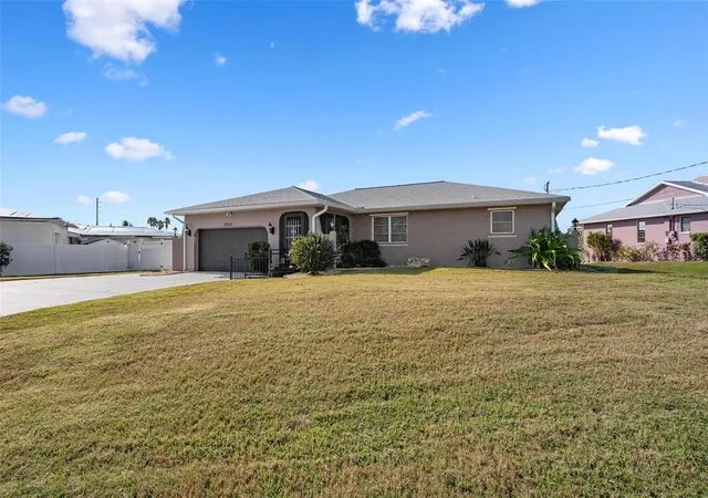 Photo 3 of Single family home for sale at 1503 Marlin St, Nokomis, FL 34275 | MLS# A4677473 | Listing updated on 2026-10-05