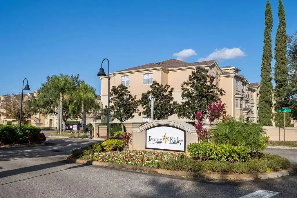 Listing Photo 2 - Condo for sale in 302Nd Ter Ridge Cir located at 302Nd Ter Ridge Cir, DAVENPORT, FL 33896 - Unit #302