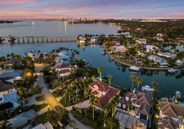 5th image of 1389 Tangier Wy, Sarasota, FL 34239 | MLS# A4677509
