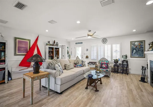 4th image of 600 Normandy Rd, Madeira Beach, FL 33708 | MLS# TB8462616