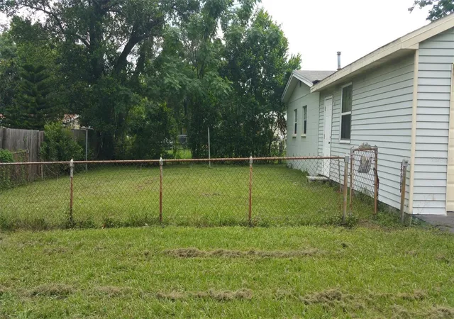 4th image of 10002 N 26Th St, Tampa, FL 33612 | MLS# O6372379