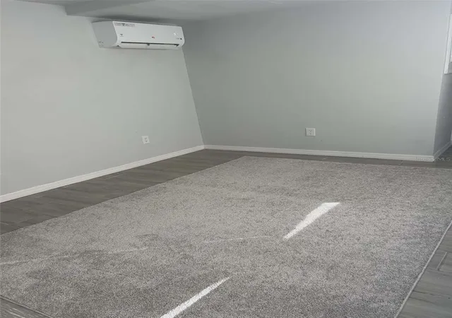 3rd image of 1106 50Th Avenue Dr W, Bradenton, FL 34207 | MLS# A4677528