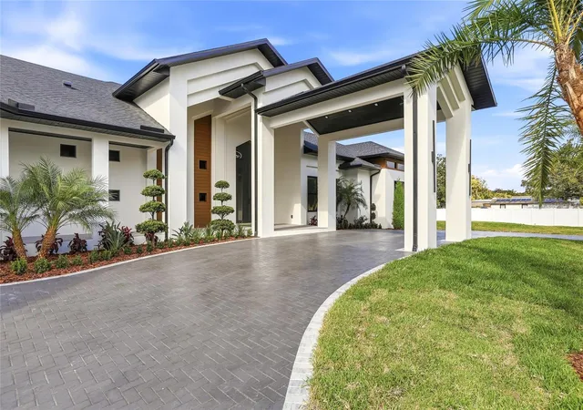 Photo 3 of Single family home for sale at 6802 E Creek Dr, Tampa, FL 33615 | MLS# TB8462668 | Listing updated on 2026-09-22