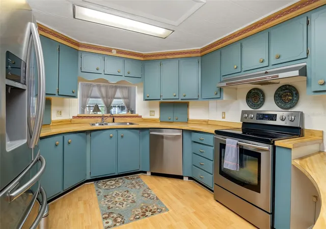 Homes for sale in Palmetto, FL | 5619 Bayshore Rd #423, Palmetto, FL 34221 | MLS# A4677554