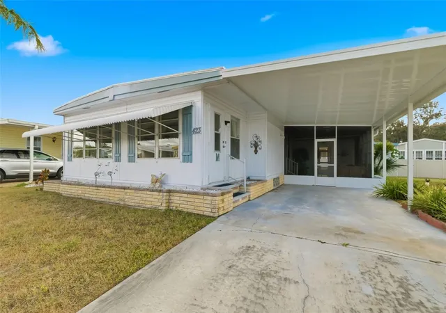 Homes for sale in Palmetto, FL | 5619 Bayshore Rd #423, Palmetto, FL 34221 | MLS# A4677554