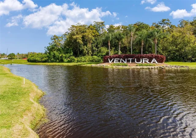 Homes for sale in Orlando, FL | 3550 Southpointe Drive, Orlando, FL 32822 | Houzeo