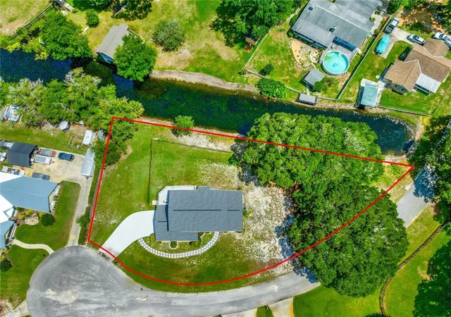 Photo 3 of Single family home for sale at 15621 SE 103rd Terrace, Summerfield, FL 34491 | MLS# OM716349 | Listing updated on 2026-03-27