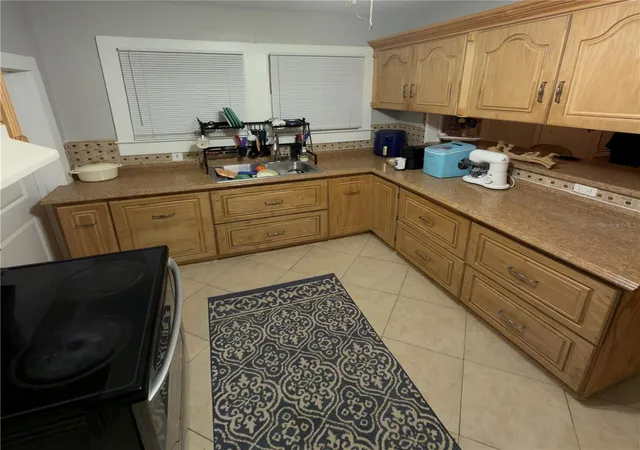 Photo 3 of House for sale at 514 Ave C NE, Winter Haven, FL 33881 | MLS# L4958429 | Listing updated on 2026-09-07