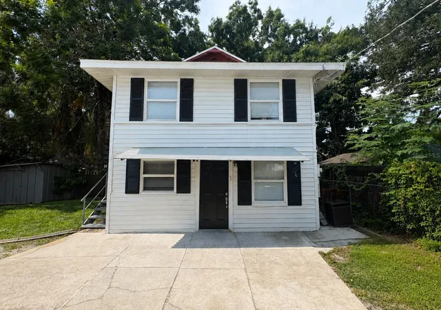 Photo 1 of Multi family home for sale at 514 Ave C Ne, Winter Haven, FL 33881 | MLS# L4958429 | Listing updated on 2026-09-07