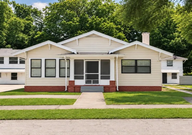Photo 2 of Multi family home for sale at 514 Ave C Ne, Winter Haven, FL 33881 | MLS# L4958429 | Listing updated on 2026-09-07