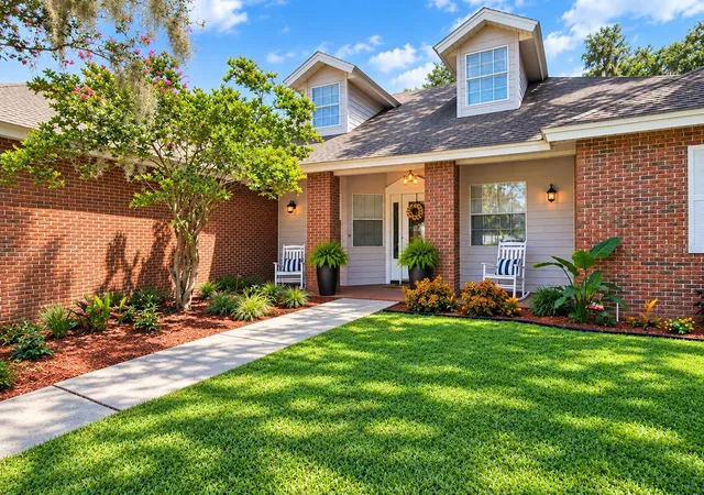 Photo 3 of Single family home for sale at 1345 Longoak Dr N, Lakeland, FL 33811 | MLS# L4958435 | Listing updated on 2026-10-02