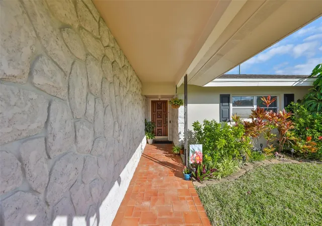 2nd image of 13931 Dominica Dr, Seminole, FL 33776 | MLS# TB8463047
