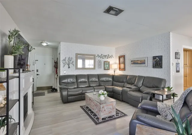 4th image of 13931 Dominica Dr, Seminole, FL 33776 | MLS# TB8463047