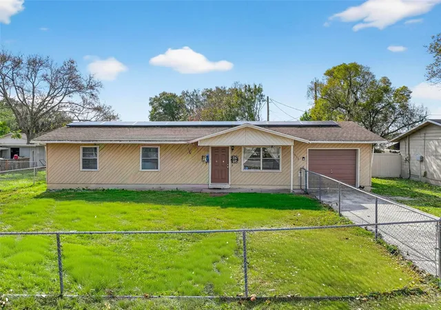Homes for sale in Auburndale, FL | 2613 Fowler Ave, Auburndale, FL 33823 | MLS# S5141436