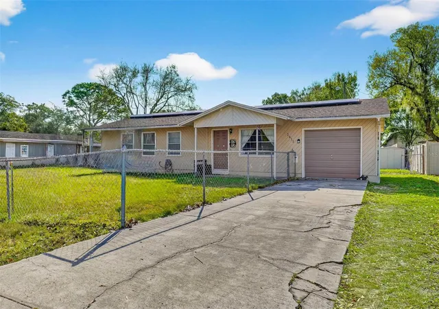 Homes for sale in Auburndale, FL | 2613 Fowler Ave, Auburndale, FL 33823 | MLS# S5141436