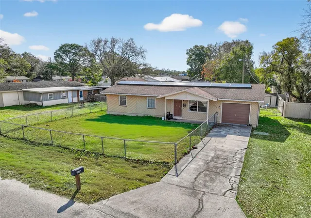 Homes for sale in Auburndale, FL | 2613 Fowler Ave, Auburndale, FL 33823 | MLS# S5141436
