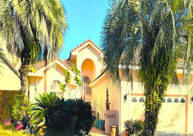 Photo 3 of Sale Pending at 280 Springside Rd S, Longwood, FL 32779 | MLS# O6372736 | Listing updated on 2026-10-06