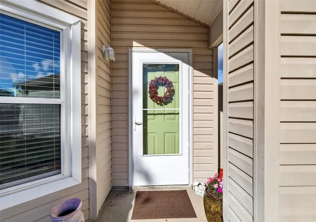 Photo 3 of Single family home for sale at 4900 Heron Run Cir, Leesburg, FL 34748 | MLS# G5106484 | Listing updated on 2026-09-27