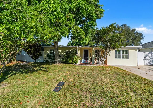 Photo 1 of Single family home for sale at 206 Harbor Dr, Cape Canaveral, FL 32920 | MLS# O6372760 | Listing updated on 2026-09-27