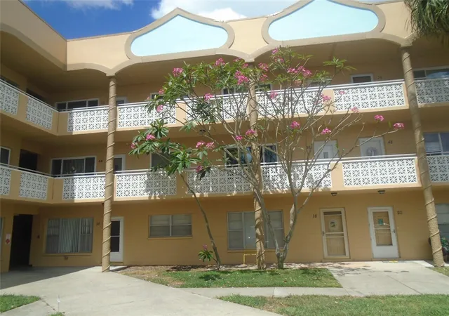 Homes for sale in Clearwater, FL | 2466 Ecuadorian Wy #16, Clearwater, FL 33763 | MLS# TB8463184