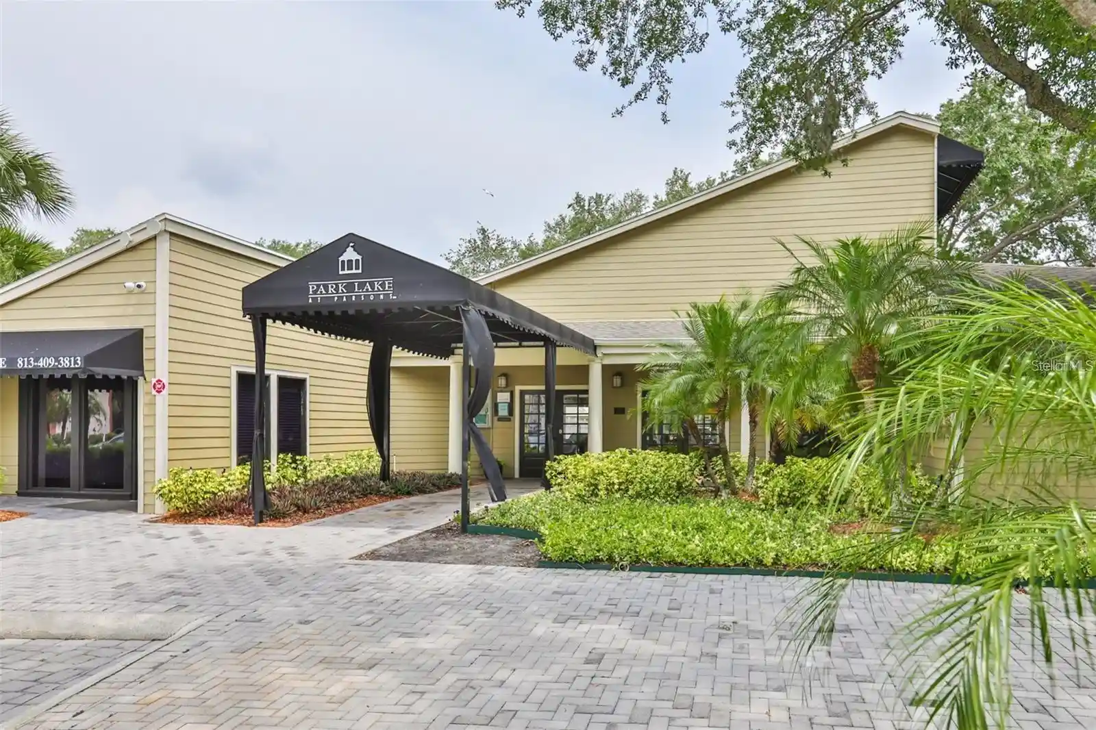 Listing Photo 2 - Condo for sale in 215 Lake Brk Cir located at 215 Lake Brk Cir, BRANDON, FL 33511 - Unit #204