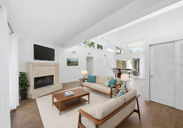 5th image of 425 Partridge Cir, Sarasota, FL 34236 | MLS# A4677779