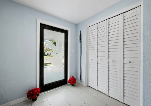 2nd image of 744 Jungle Queen Wy, Longboat Key, FL 34228 | MLS# TB8463320
