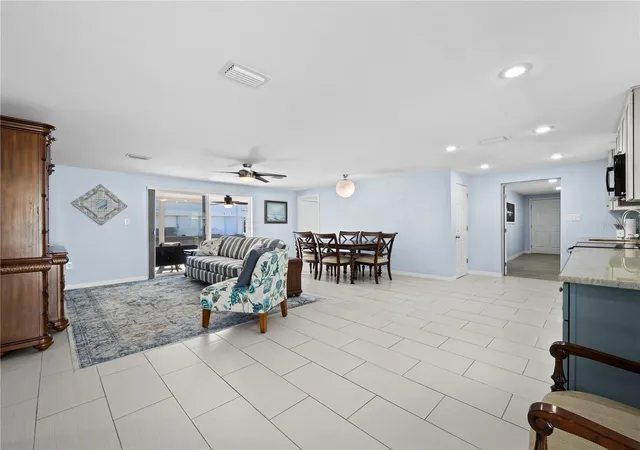 3rd image of 744 Jungle Queen Wy, Longboat Key, FL 34228 | MLS# TB8463320