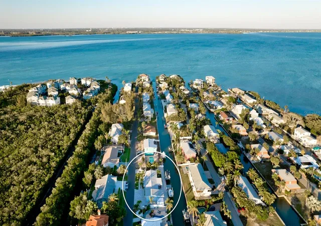 45th image of 744 Jungle Queen Wy, Longboat Key, FL 34228 | MLS# TB8463320