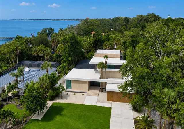 3rd image of 359 N Shore Dr, Sarasota, FL 34234 | MLS# A4677821