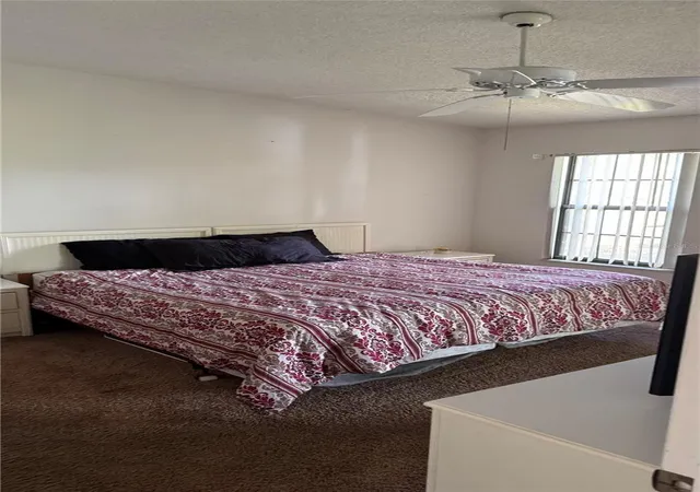 Homes for sale in Sarasota, FL | 4640 Weybridge #12, Sarasota, FL 34235 | MLS# A4677826