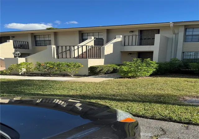 Listing Photo 4 - Condo for sale in building located at 4640 Weybridge, SARASOTA, FL 34235 - Unit #12