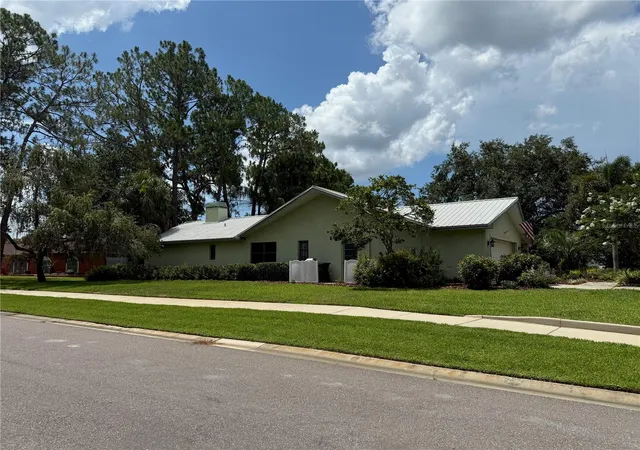 2nd image of 2215 Toniwood Ln, Palm Harbor, FL 34685 | MLS# TB8463385