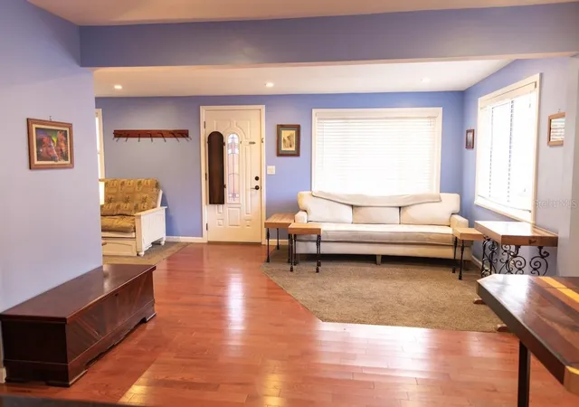 4th image of 544 Farnum Dr, Tarpon Springs, FL 34689 | MLS# O6372895